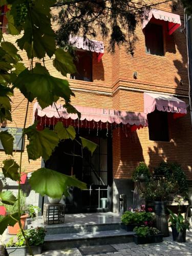 Elle Boutique Hotel - Tap to explore photos