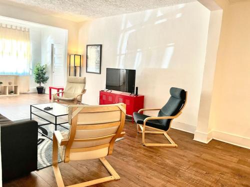 4Bed 3Bath Coral Gables Area Stunning With Hot Tub in Miami, USA