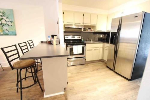 4Bed 3Bath Coral Gables Area Stunning With Hot Tub in Miami, USA