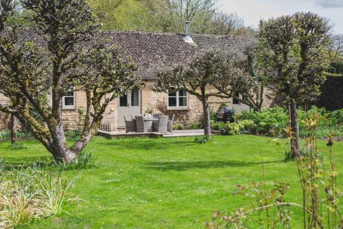 Shipton Cottage - image 12