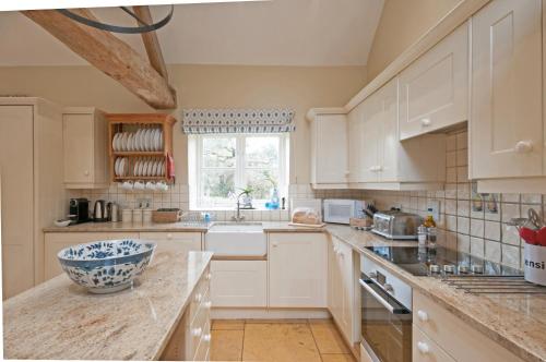 Shipton Cottage - image 7