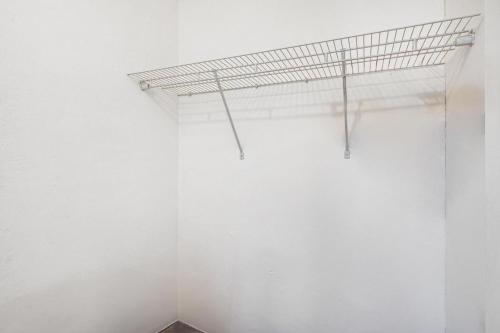 Spacious West Brickell Getaway, 4Bedroom2Bath in Miami, USA
