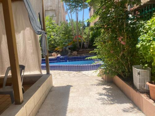 3 bedroom semi detached house Gardens street - main image