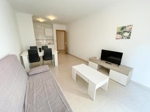 2 twin beds, 1 sofa bed