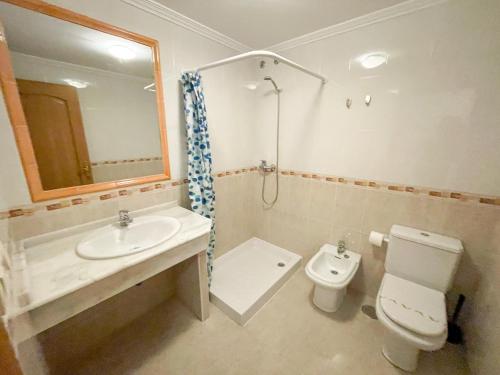 2 bedrooms, 4 beds