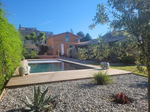 Gîte l'atelier de Phil et Delfe - Sainte-Cécile-les-Vignes