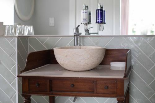 Newmarket Cottage - image 2