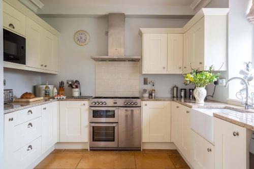 Konyha, Newmarket Cottage in Bruern