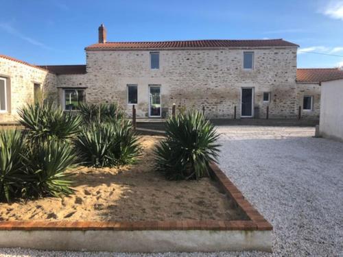 Corps de ferme rénové - 14 personnes gîte à louer La Ternais