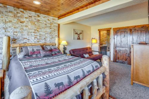 Ski-In and Ski-Out Granby Ranch Condo with Balcony! - image 3