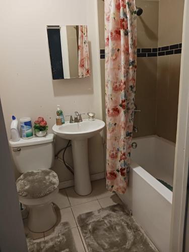 Fada Guest House 281 Ridgewood Ave Newark, New Jersey near EWR Airport in Newark, USA