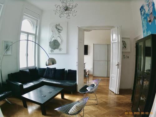 Luxury Artists apartment on Varkert Bazaar