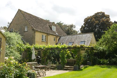 Weir House - image 13