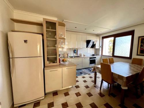 Two-Bedroom Apartment - Oceanfront  image 9