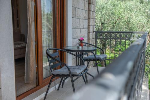 Rustic Olive House - image 5