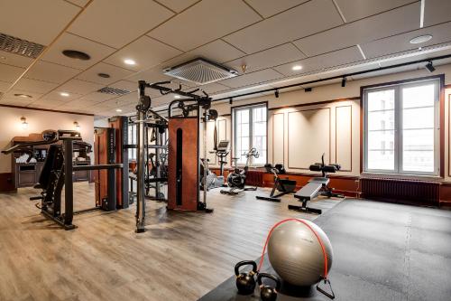 Gyógyfürdő, Liseberg Grand Curiosa Hotel near Universeum