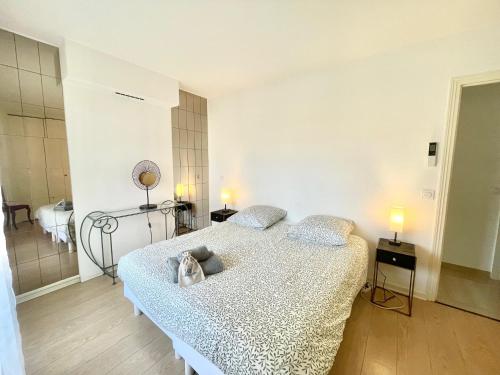 Cannes Center - image 2