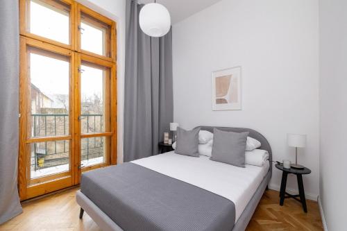 2-Bedroom Apartment with Balcony - Długa 65 - Tap to explore photos
