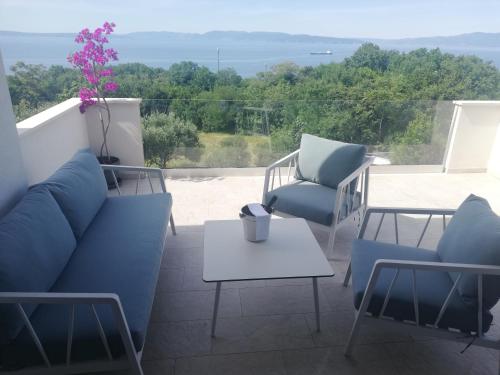 Luxury Seaview Apartment with private pool