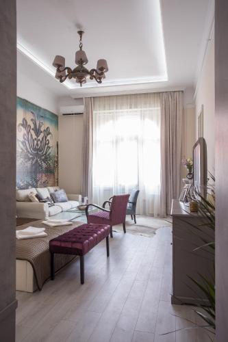 Boutique Apartment - image 3