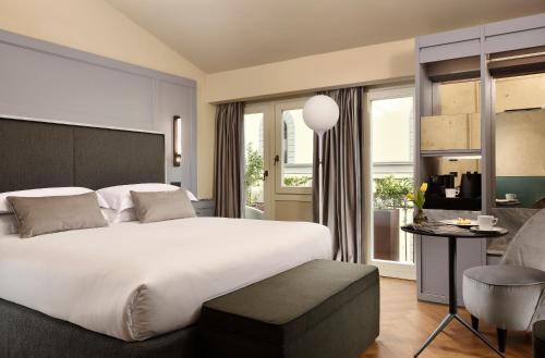 Double or twin room, deluxe, balcony