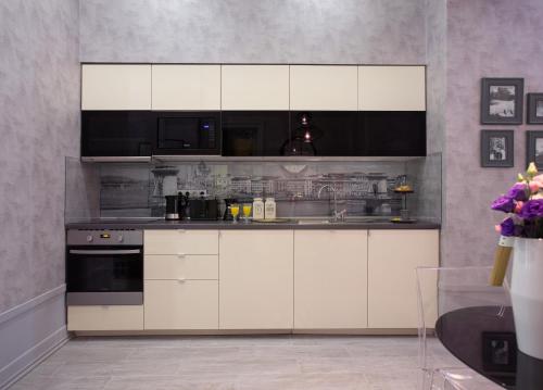 Boutique Apartment - image 9