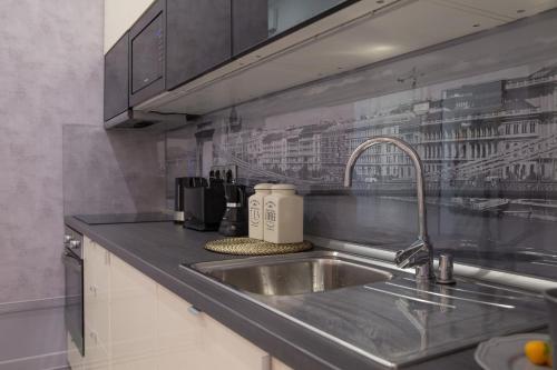 Boutique Apartment - image 8