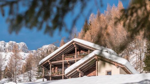 Chalet Dolomites Luxe con Spa, Piscine, Jacuzzi e Cinema Privato gîte à louer Arabba