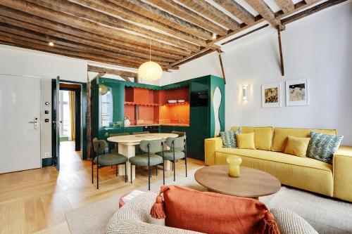 Paris Home Collection Serviced Apartments in Notre Dame - Rue Savoie, Paris