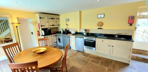 Edensor Cottage Bakewell Peak District