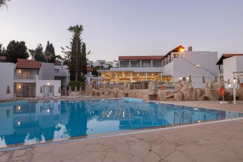 수영장, Kapetanios Aqua Resort in 페이아