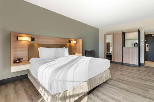 Photo - Best Western Plus Atlanta Airport East