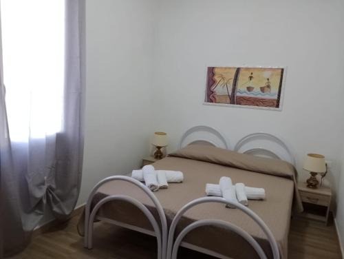 2 bedrooms, 3 beds