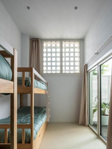 Arribada by Estela do Mar