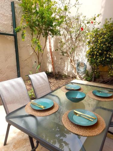 정원, SeaView Backyard in 파랄리아 톨로포노스