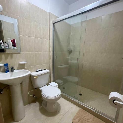 Shower, Apartamento Ejecutivo Valencia Excelente Ubicacion in El Vinedo Valencia