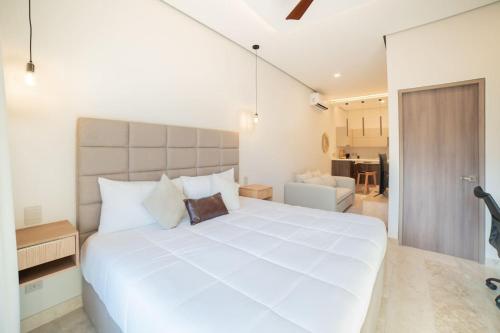Cozy condo with Free Beach Club Access
