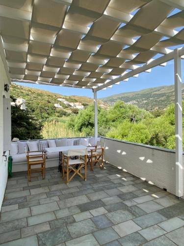 Summer Retreat, 50m from Gialia Beach by Explore Andros, Andros (photo 2)