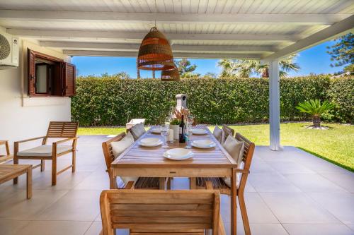 Villa Dolmen Beach