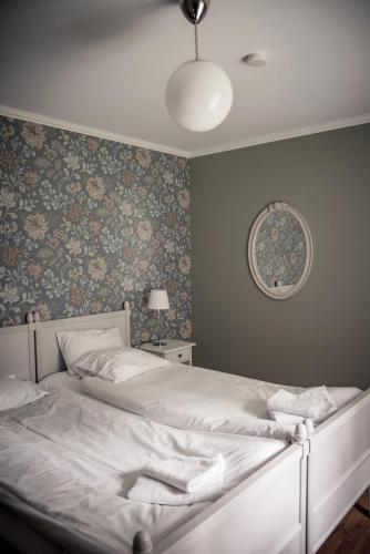 2 twin beds