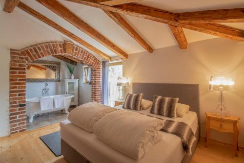 Residence Apolonija Guest House - image 7