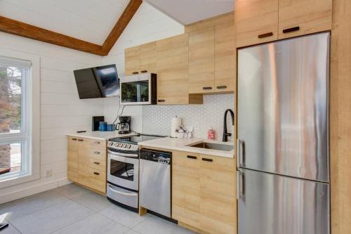 Modern Cottage in the Tremblant Ski Village in Mont-Tremblant (QC)