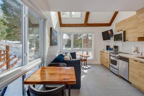 Modern Cottage in the Tremblant Ski Village in Mont-Tremblant (QC)