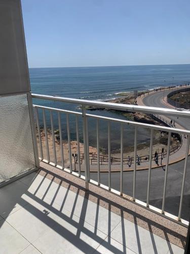 Casa BUENA VISTA con vistas al mar, primera linea, Beach Los Locos, WIFI, Torrevieja, Torrevieja