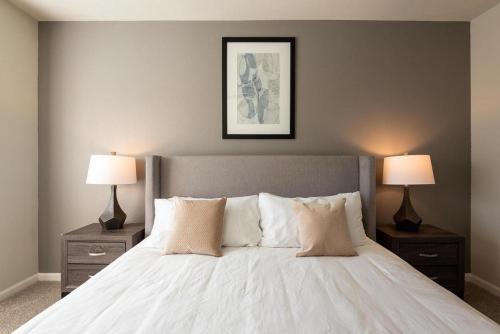 Landing at Bridge at Southpark Meadows - 2 Bedrooms in Slaughter Creek in Austin, USA