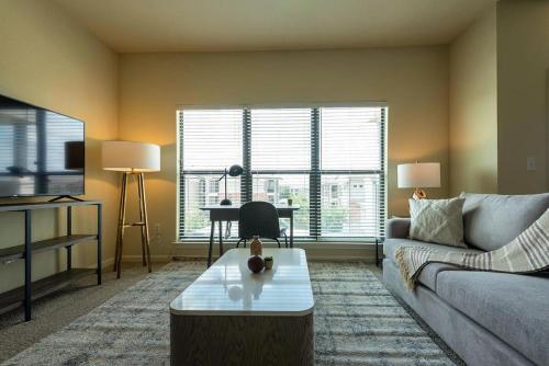 Landing at Bridge at Southpark Meadows - 3 Bedrooms in Slaughter Creek in Austin, USA