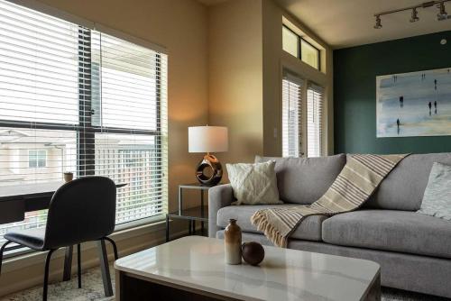 Landing at Bridge at Southpark Meadows - 3 Bedrooms in Slaughter Creek in Austin, USA
