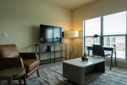 Landing at Bridge at Southpark Meadows - 3 Bedrooms in Slaughter Creek in Austin, USA