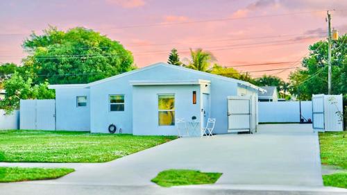 Stylish House Whot Tub, Close To Beach & Stadium in Fort Lauderdale, USA