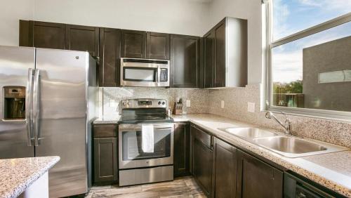 Landing at La Collina - 1 Bedroom in University Circle in Cleveland, USA